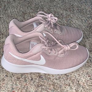 Nike Tanjun Blush Pink Sneakers Size 6